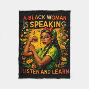 Eine schwarze Frau spricht Hören Sie Black History Fleecedecke