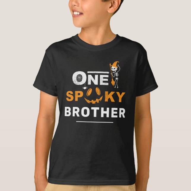 Eine Spooky Brother Halloween Matchfamilie T-Shirt (Vorderseite)