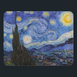 Eine Starry Night: Saint Remy von Vincent Van Gogh Türschild<br><div class="desc">Das Jahr ist 1889. Vincent Van Gogh ist Patient im Asyl von Saint-Paul-de-Mausole in Saint-Rémy-de-Provence, Frankreich. Er leidet an psychischen Erkrankungen, und seine Ärzte haben ihm geraten, drinnen bleibe und das Malen zu vermeiden. Aber Van Gogh kann dem Drang zu kreieren nicht widerstehen, und er verbringt seine Tage damit, Landschaften...</div>