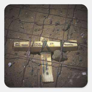 Eine Straßenreparatur-Crew setzt ein Kreuz Quadratischer Aufkleber