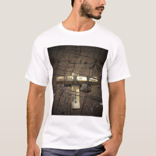 Eine Straßenreparatur-Crew setzt ein Kreuz T-Shirt