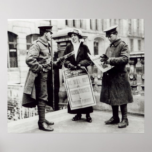 Eine Suffragette, die Zeitungen an zwei verkauft Poster (Vorne)