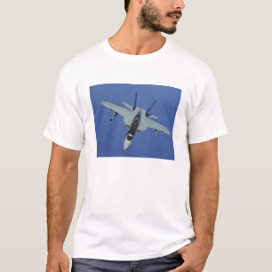 Eine Superhornisse US-Marine-F/A-18F im Flug T-Shirt