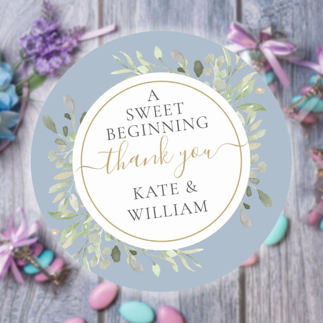 Eine süße Hochzeit mit blauen Grünpflanzen Runder Aufkleber (A Sweet Beginning Dusty Blue Greenery Wedding Classic Round Sticker)