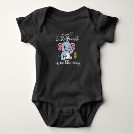 Eine süße kleine Erdnuss auf dem Weg neues Baby Co Strampler