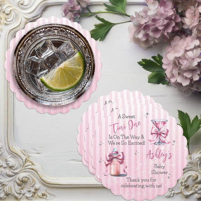 Eine süße Tini-One-Pink-Coquette-Girl-Babydusche Untersetzer ("A Sweet Tini One" Coquette Bows Martini | Bottle Girl Baby Shower Paper Coaster)