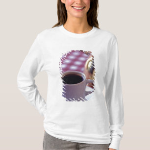 Eine Tasse arabischer Kaffee. Syrien. Der Nahe T-Shirt