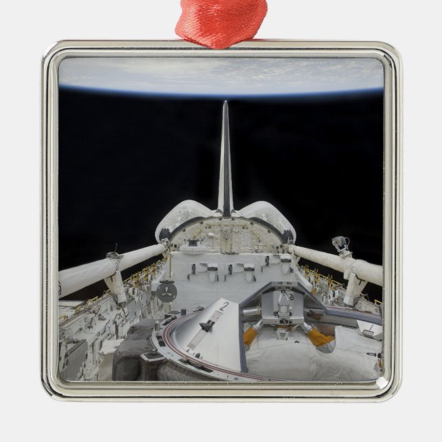 Eine teilweise Sicht auf den Space Shuttle Ornament Aus Metall (Vorne)