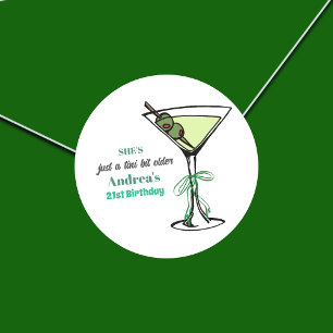 Eine Tini-Bit ältere 21. Geburtstagsfeier Runder Aufkleber