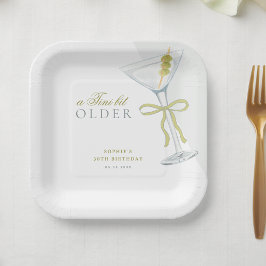 Eine Tini Bit ältere Martini-Cocktail Geburtstagsp Pappteller