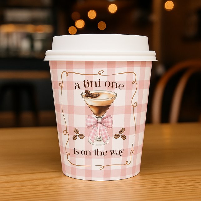 Eine Tini One Espresso Martini rosa Schleife Baby  Pappbecher (A Tini One Espresso Martini Pink Bow Baby Shower Paper Cups)