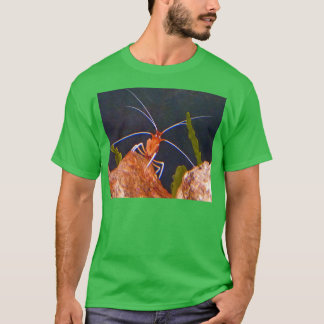 Eine überraschende, sich grausam anschauende T-Shirt