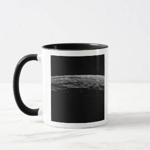 Eine unwirkliche Landschaft des Saturns Mond Tasse