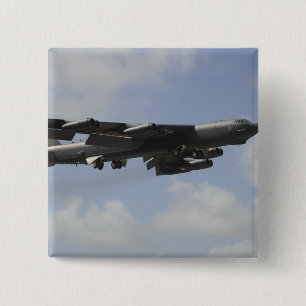 Eine US-Luftwaffe B-52 Stratofortress im Flug Button