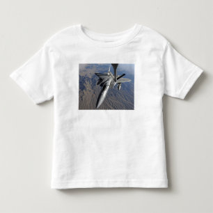 Eine US-Luftwaffe F-15 Eagle Kleinkind T-shirt