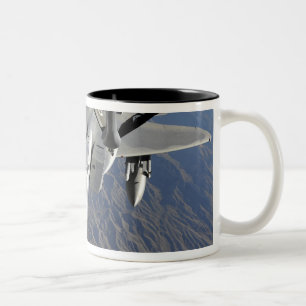 Eine US-Luftwaffe F-15 Eagle Zweifarbige Tasse