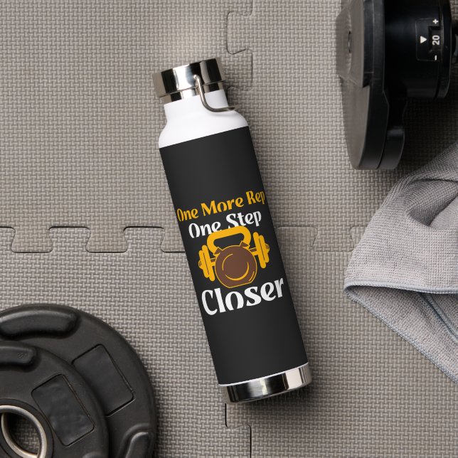 Eine weitere Rep, ein Schritt Naher - Motivierend Trinkflasche (Fitnessstudio (gedreht))