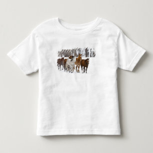 Eine Winterlandschaft beim Laufen Kleinkind T-shirt