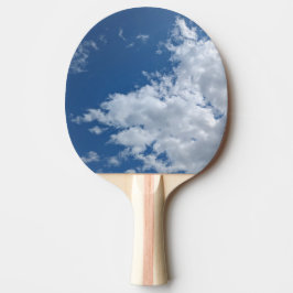 Eine Wolkendecke in Dreiecksform Tischtennis Schläger