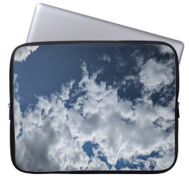 Eine Wolkenschicht Laptopschutzhülle