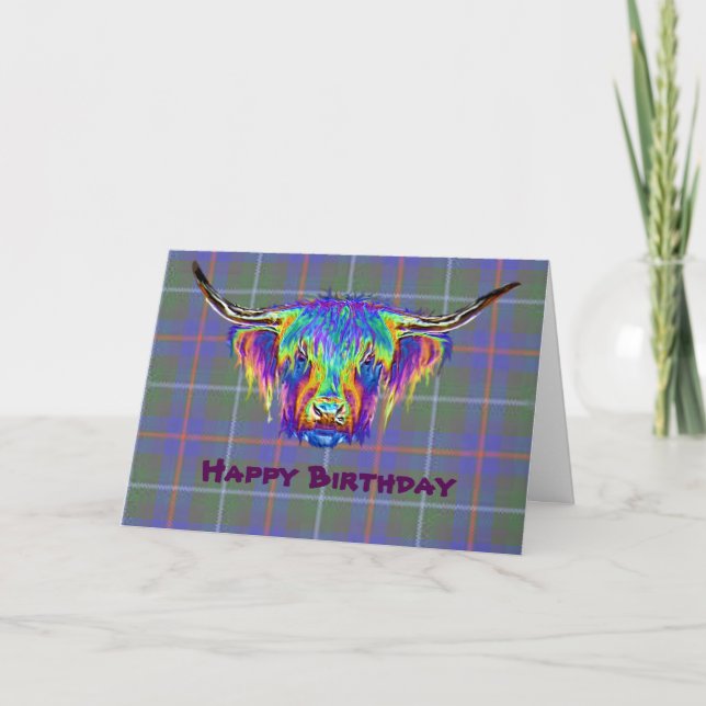 Eine wunderschöne bunt gebirgige Kuh auf Tartan. Karte (Vorderseite)