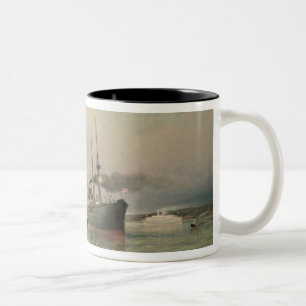 Eine Zwischenlage und anderes Verschiffen vor der Zweifarbige Tasse