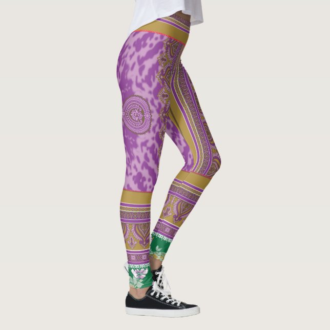 einem Kreuzstich mit lila und gelber b Leggings (Rechts)