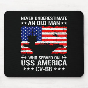 Einen alten Mann unterschätzen, der auf der USS Am Mousepad