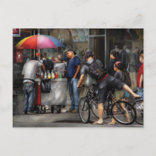 Einen Snowcone bekommen Postkarte