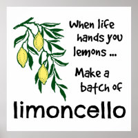 Einen Stapel Limoncello Lemon Lemon Likör erstelle