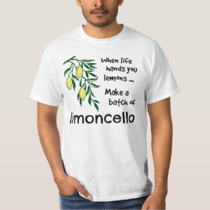 Einen Stapel Limoncello Lemon Lemon Likör erstelle T-Shirt