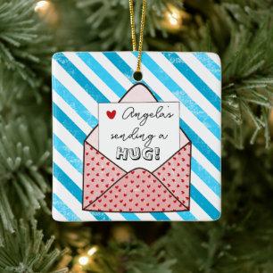 einen Umarmung dieses Weihnachten auf Distanz send Keramikornament