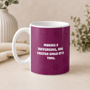 Einen Unterschied machen, ein Pflegekind nach dem  Kaffeetasse