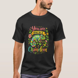 Einer in einem Chamäleon T-Shirt