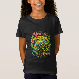 Einer in einem Chamäleon T-Shirt