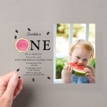 Eines in einem Melon Watermelon Sommer Foto Geburt