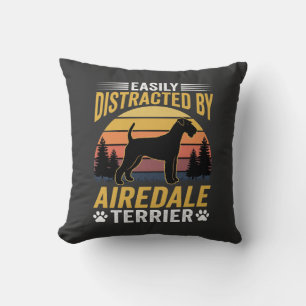 Einfach abgelenkt durch Airedale Terrier Retro Hun Kissen