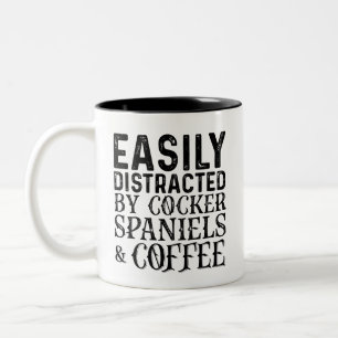 Einfach abgelenkt durch Cocker Spaniels und Kaffee Zweifarbige Tasse