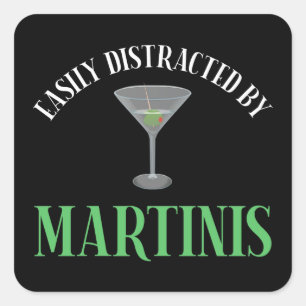 Einfach abgelenkt durch Martinis Quadratischer Aufkleber