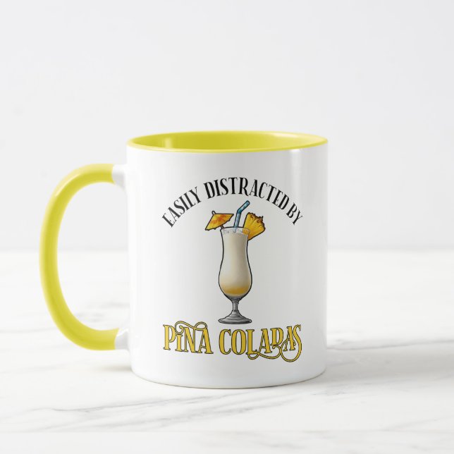 Einfach abgelenkt durch Pina Coladas Tasse (Links)