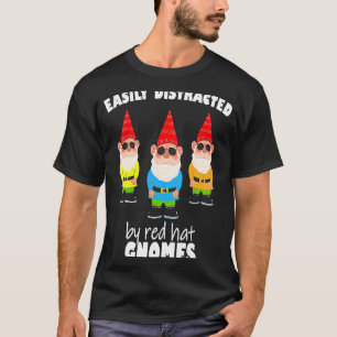 Einfach abgelenkt von roten Hut Gnome Cooler Hof T-Shirt