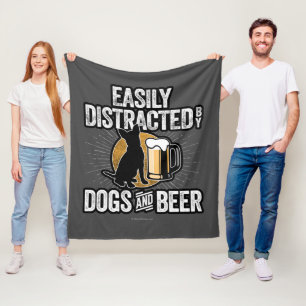 Einfach ablenkbar durch Hunde und Bier - Fleece-De Fleecedecke