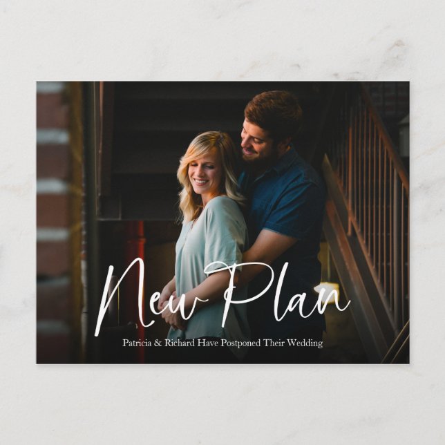 Einfach chic Schrift Neues Plan Hochzeit verschobe Postkarte (Vorderseite)