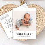 Einfach kühne Typografie Baby Foto Vielen Dank Postkarte<br><div class="desc">Einfache moderne Minimalistische Typografie Neugeborene Baby Foto Vielen Dank Postcard. Enthält einen hübschen "Dankeschön"-Text in einem riesigen,  fett formatierten Schriftart vom Typ Typografie in Schwarzweiß. Auf der Rückseite vorgefertigte persönliche Nachricht. Ideal für Junge oder Mädchen. Einfach mit Ihrem Baby Foto und Details personalisieren.</div>