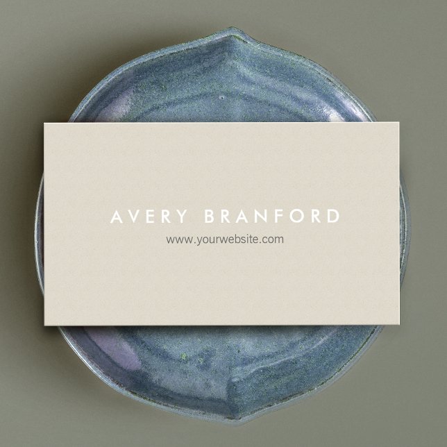 Einfach minimalistisch Beige Modernes Elegantes Visitenkarte (Von Creator hochgeladen)