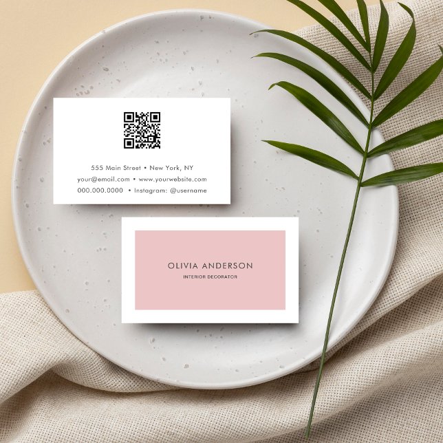 Einfach Minimalistischer QR-Code in hellrosa Moder Visitenkarte (simple minimalist business card)