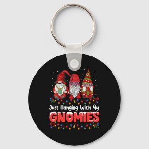 Einfach mit meinen Gnomies-Pyjamas hängen Cute Gno Schlüsselanhänger