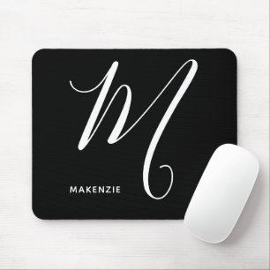 Einfach Mit Monogramm Script Letter M Black & Whit Mousepad