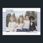 Einfach & modern Blau und Weiß gestreift Hanukkah Feiertagskarte<br><div class="desc">Stilvolle und niedliche Fotokarten sind in dieser Ferienzeit für alle Ihre Freunde und Familie ideal. Passen Sie den Text "glücklich hanukkah" mit Ihrer eigenen Begrüßung an, ändern Sie den Familiennamen und das Jahr und tauschen Sie das Foto Ihrer Kinder, Haustiere oder der ganzen Familie aus. Das Design besteht aus einem...</div>