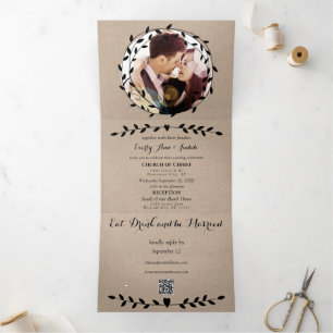Einfach moderne Boho-Schwarzkranz-Hochzeit Dreifach Gefaltete Einladung